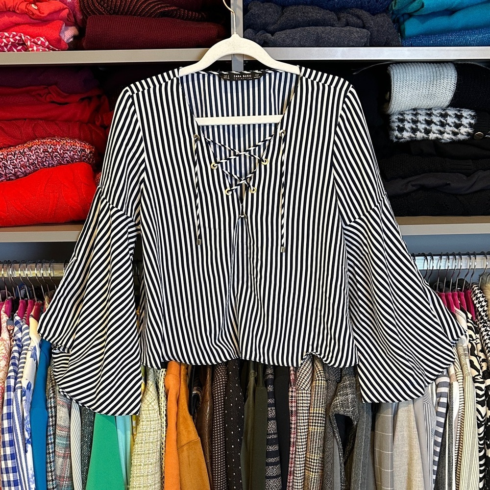 Zara navy/white striped long bell sleeve front tie v neck blouse size S